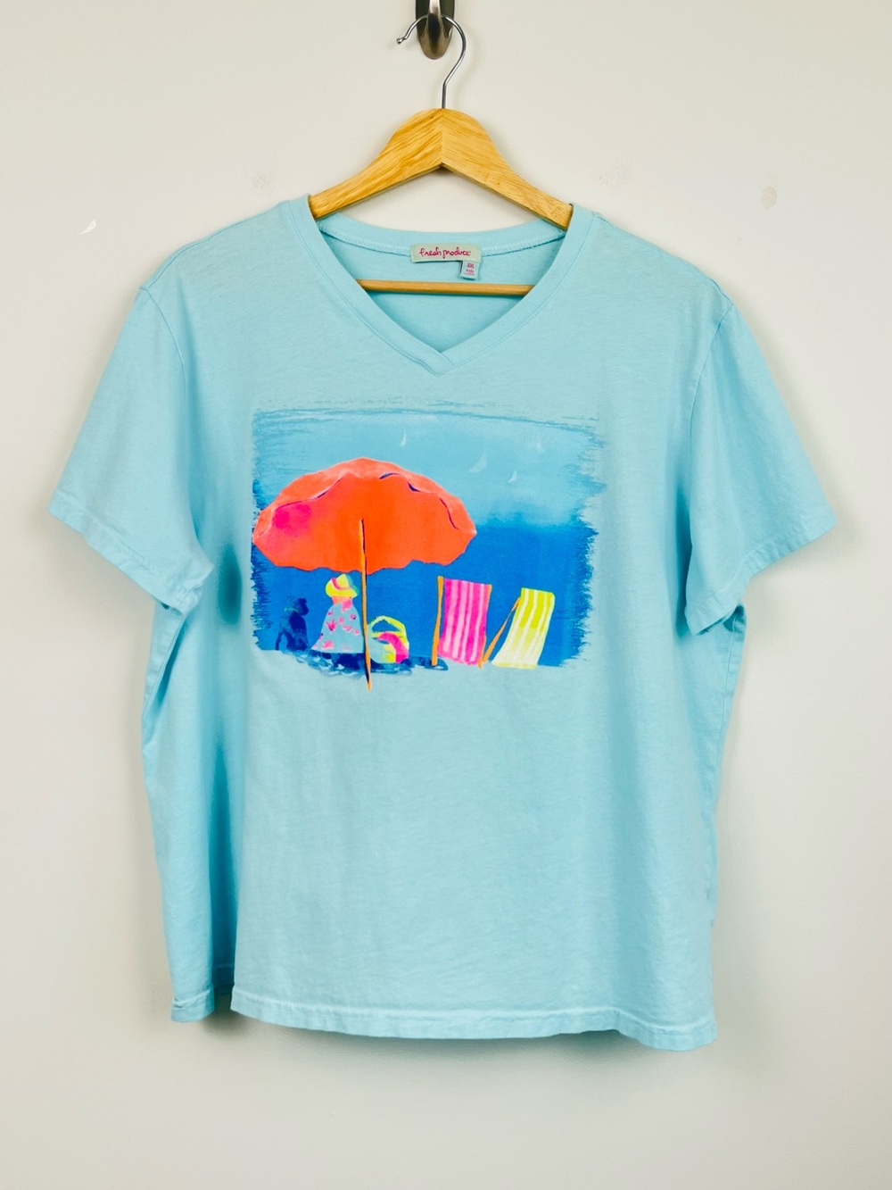Fresh Produce 100% cotton v-neck beach scene t-shirt, XXL.